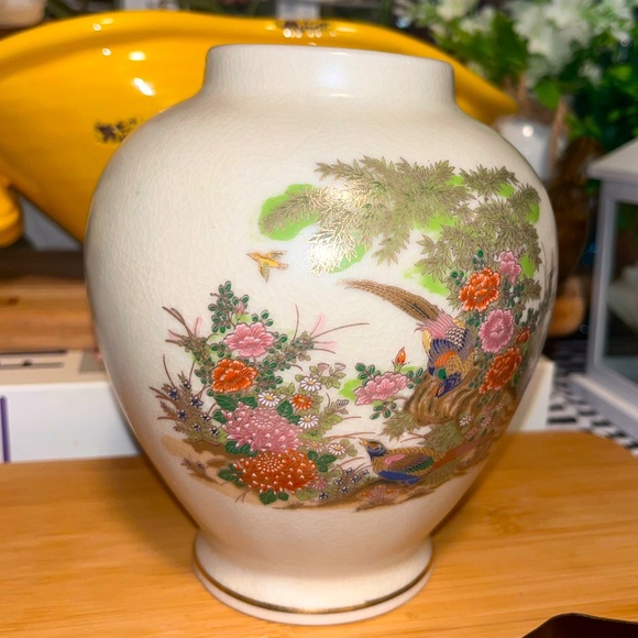 Vintage pheasant floral hand painted ginger jar - Picture 4 of 11